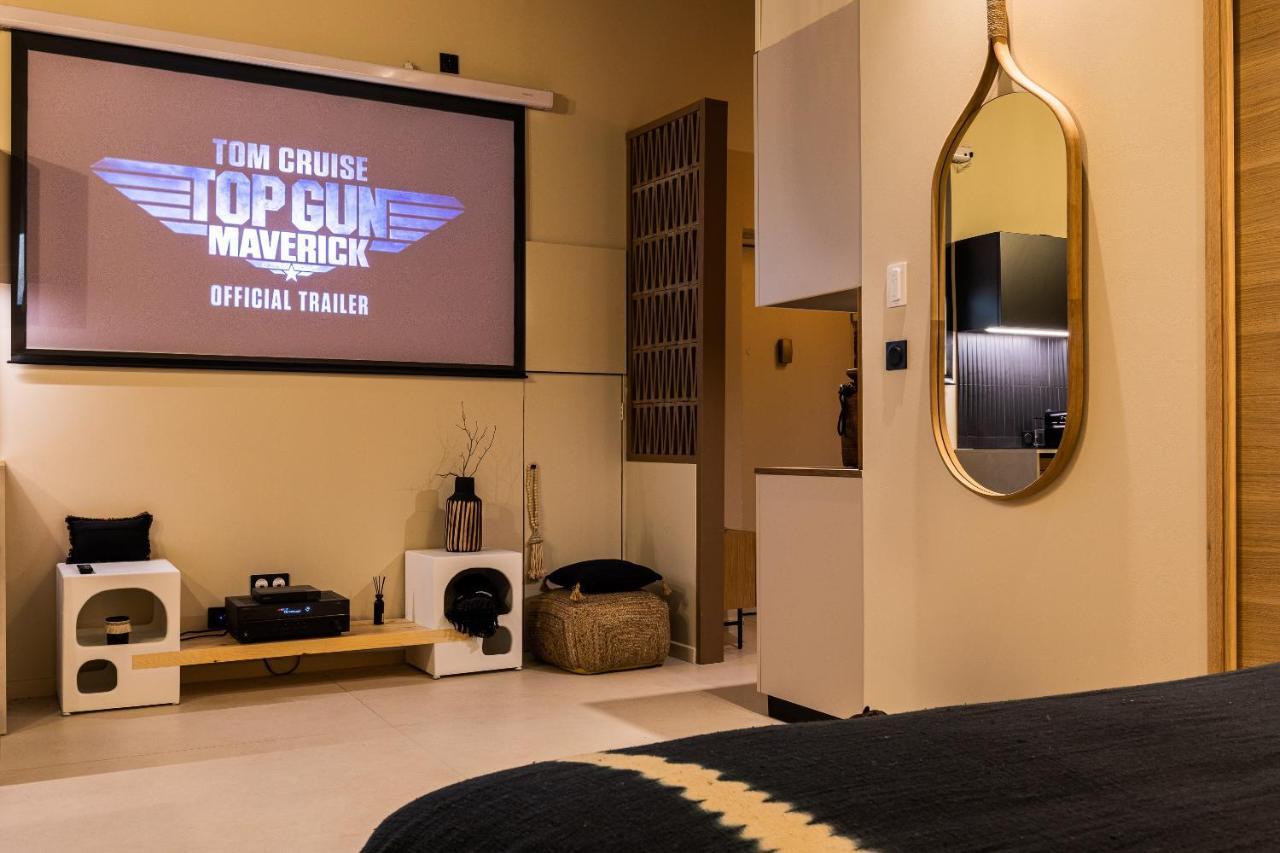 Host Inn Le Lumiere Spa & Cinema Lyon Ngoại thất bức ảnh