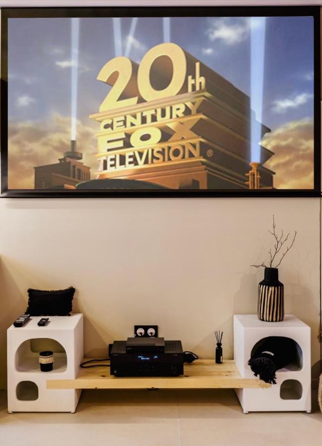 Host Inn Le Lumiere Spa & Cinema Lyon Ngoại thất bức ảnh