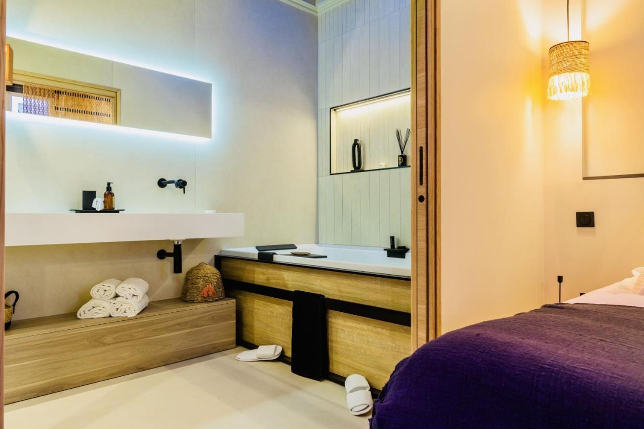 Host Inn Le Lumiere Spa & Cinema Lyon Ngoại thất bức ảnh