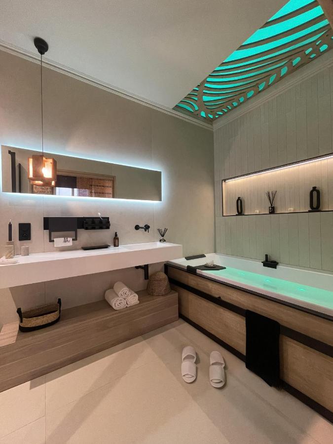 Host Inn Le Lumiere Spa & Cinema Lyon Ngoại thất bức ảnh