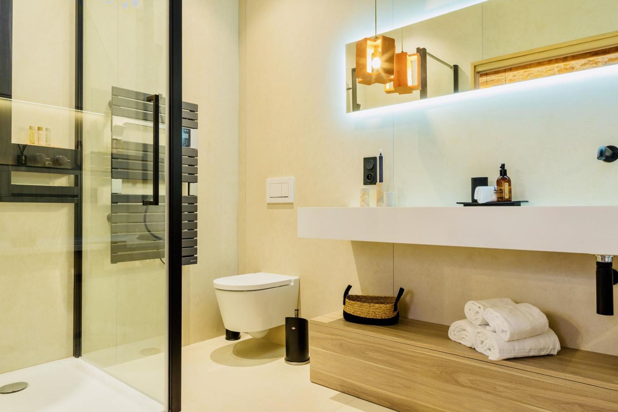 Host Inn Le Lumiere Spa & Cinema Lyon Phòng bức ảnh
